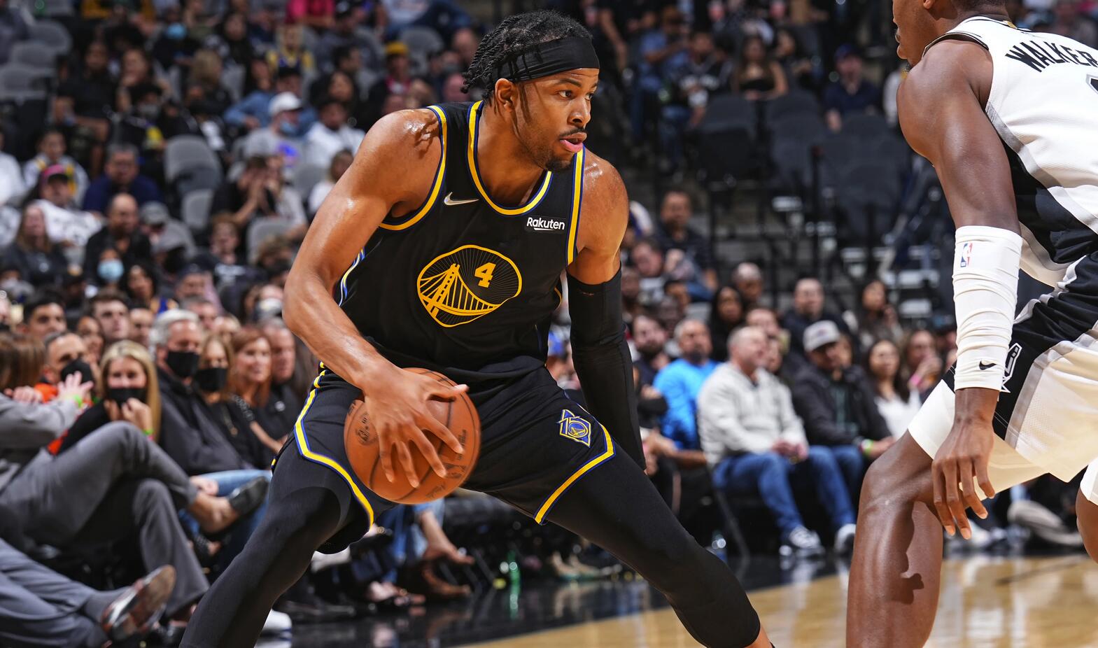 穆迪全场得到20分7篮板得分创赛季新高