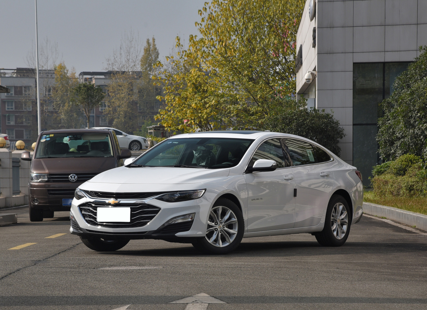 13万的合资b级车车长超49颜值高空间大带你看迈锐宝xl