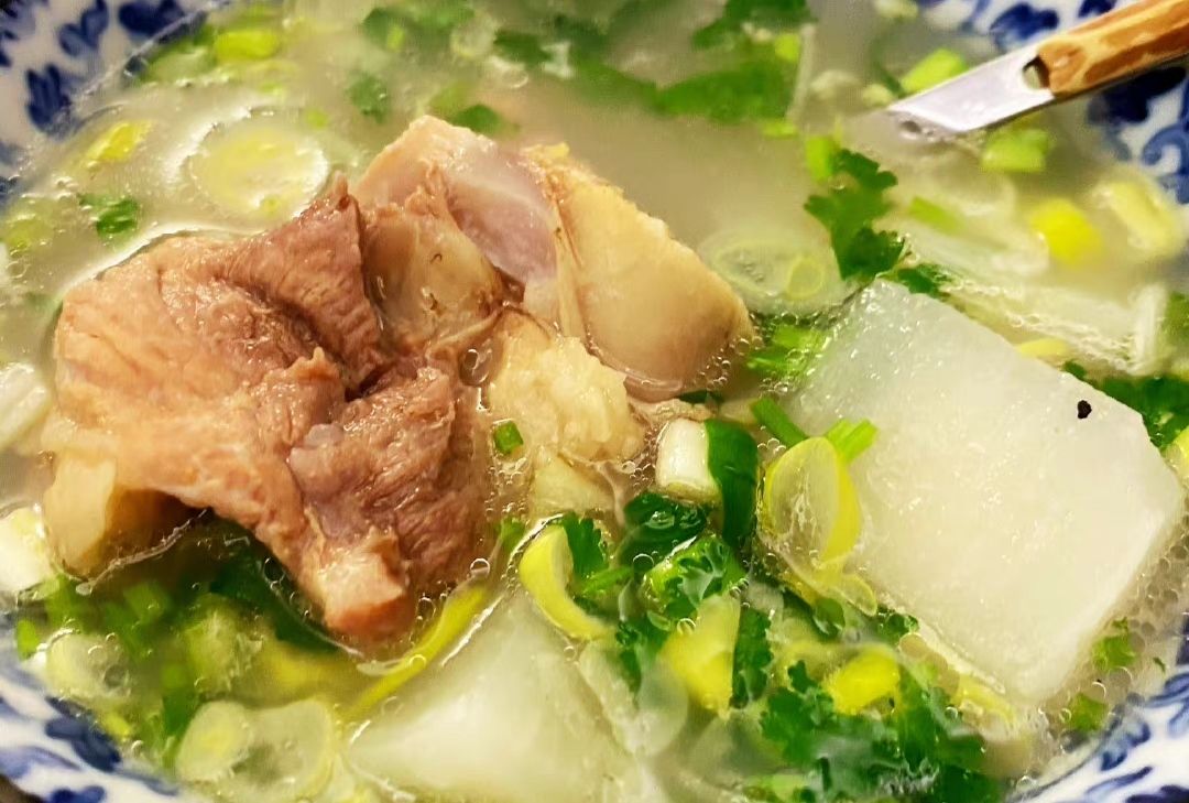 大年初四是立春，老传统要“咬春”，记得吃3样食材，迎春纳福休闲区蓝鸢梦想 - Www.slyday.coM