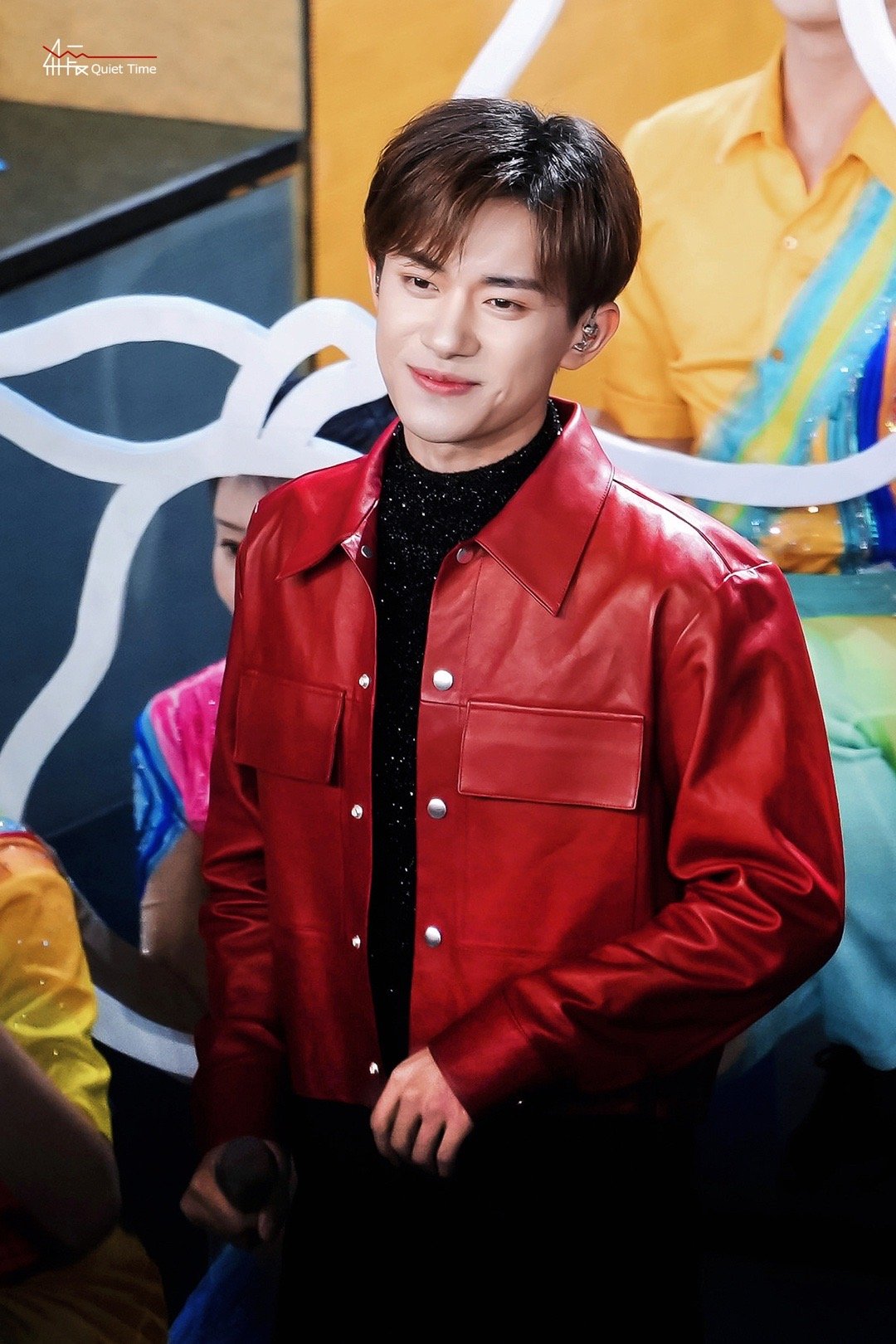 易烊千玺人民日报撰文……休闲区蓝鸢梦想 - Www.slyday.coM