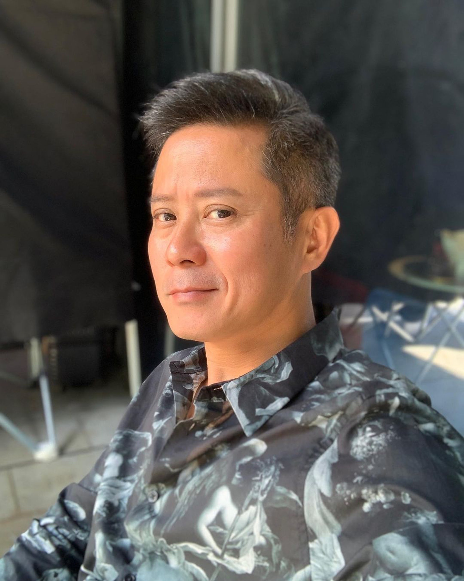 48岁tvb绿叶第二度离巢移居中山一年成网红转型带货大受欢迎