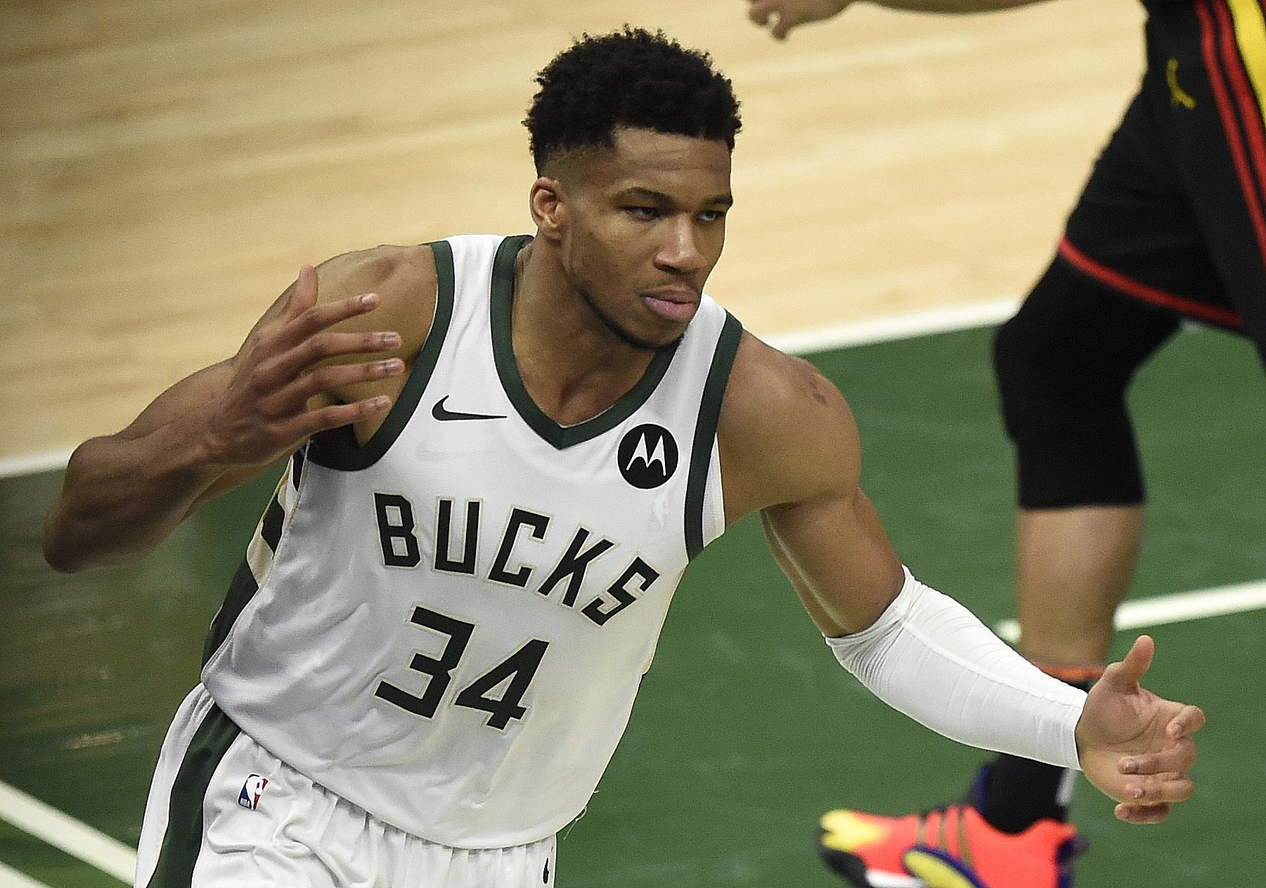 谁能成为得分王?詹姆斯恩比德字母哥都已连续17场25+,历史首次休闲区蓝鸢梦想 - Www.slyday.coM 谁能成为得分王?詹姆斯恩比德字母哥都已连续17场25+,历史首次休闲区蓝鸢梦想 - Www.slyday.coM