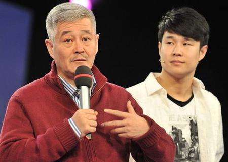 放弃了小品的小沈阳，春节陪女儿看电影，离开赵本山，他回不去了休闲区蓝鸢梦想 - Www.slyday.coM