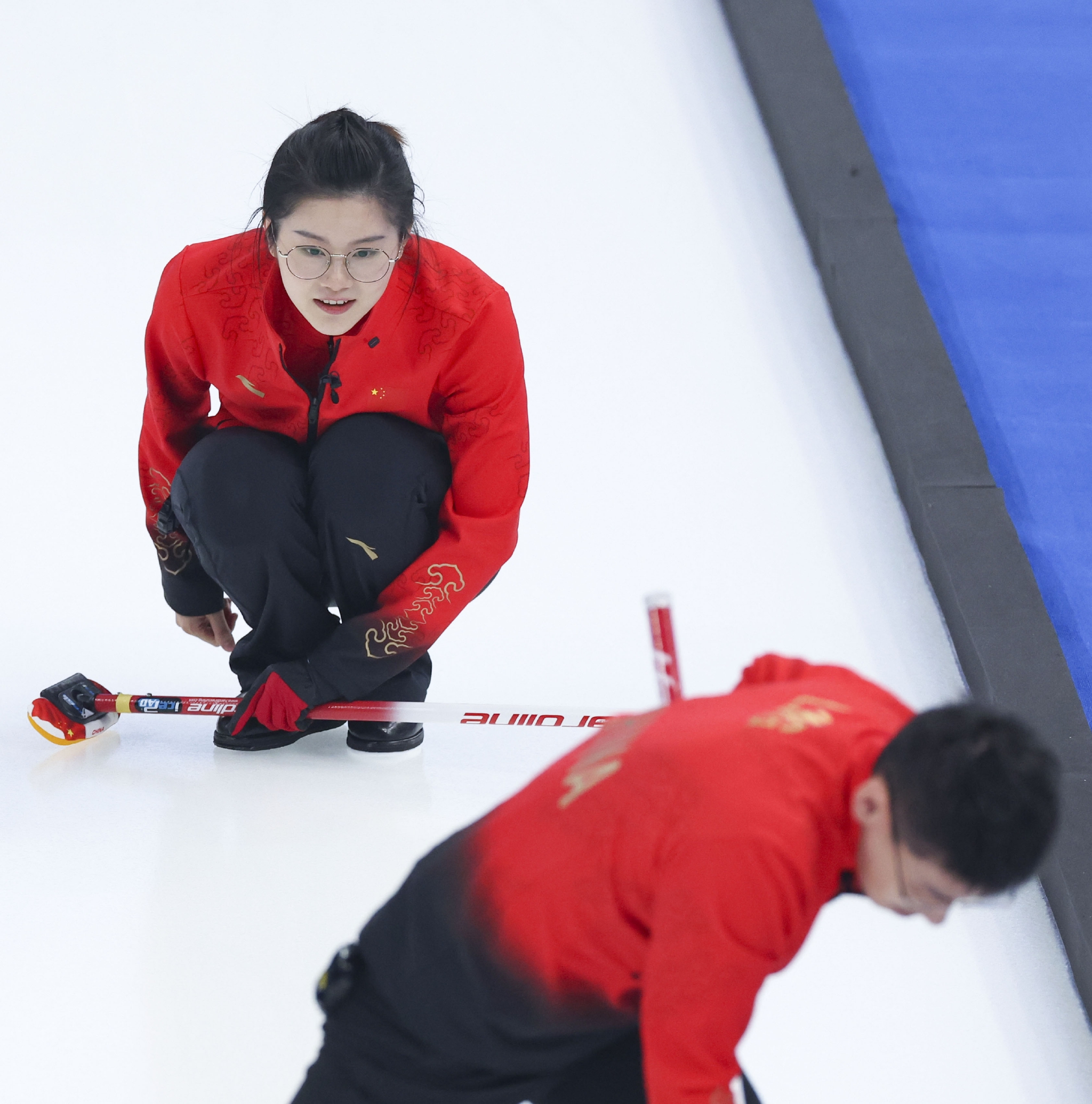 冰壶——混双循环赛：中国队不敌瑞典队休闲区蓝鸢梦想 - Www.slyday.coM
