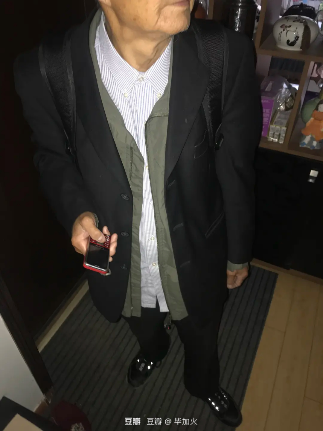 这就是“叔圈顶流”吗？80岁大爷的身材穿搭也太好了吧！休闲区蓝鸢梦想 - Www.slyday.coM