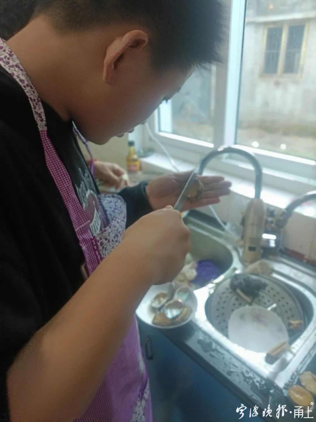 牛！一桌20道菜竟都是小学生做的！休闲区蓝鸢梦想 - Www.slyday.coM