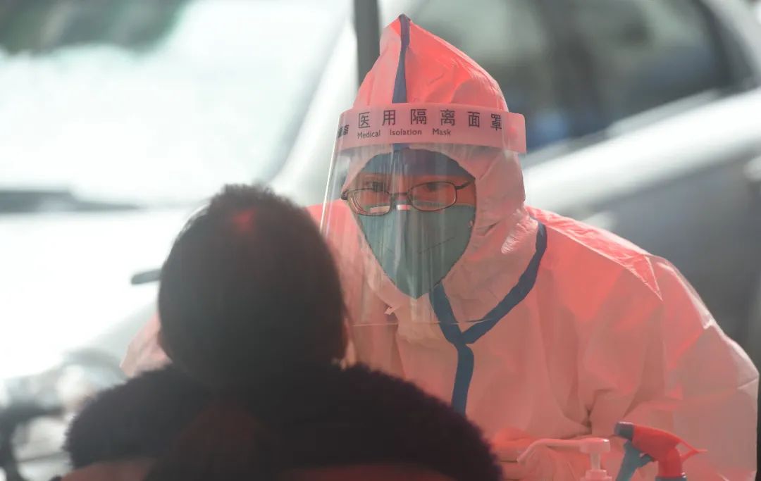 刚刚，一名医务人员确诊，北京这家医院暂停所有门诊！山东一地发布紧急通告，这些集市全部暂停休闲区蓝鸢梦想 - Www.slyday.coM