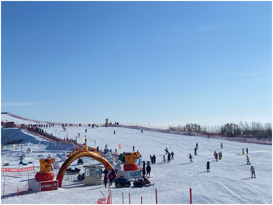 大庆银湖山滑雪场项目图片