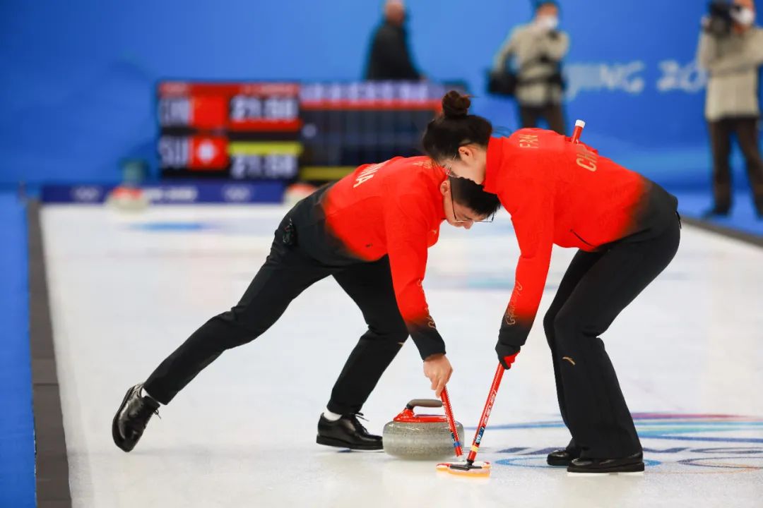 燃爆了！霸屏了！冬奥会首战中国冰壶队加局完美一击！喜获开门红休闲区蓝鸢梦想 - Www.slyday.coM