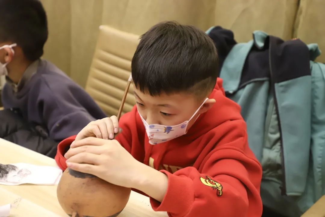 【请到临夏来过年 这里年味不一般】读诗词、做彩陶、说文物......和青少年们在州博物馆里过大年休闲区蓝鸢梦想 - Www.slyday.coM