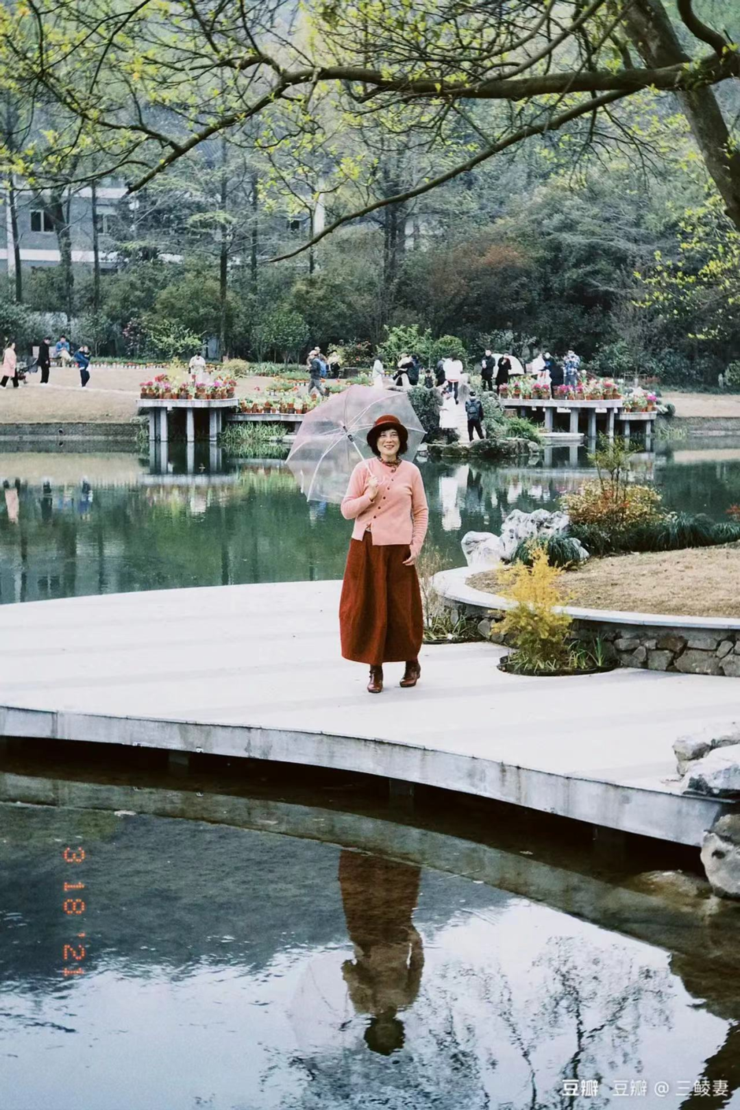 这就是“叔圈顶流”吗？80岁大爷的身材穿搭也太好了吧！休闲区蓝鸢梦想 - Www.slyday.coM