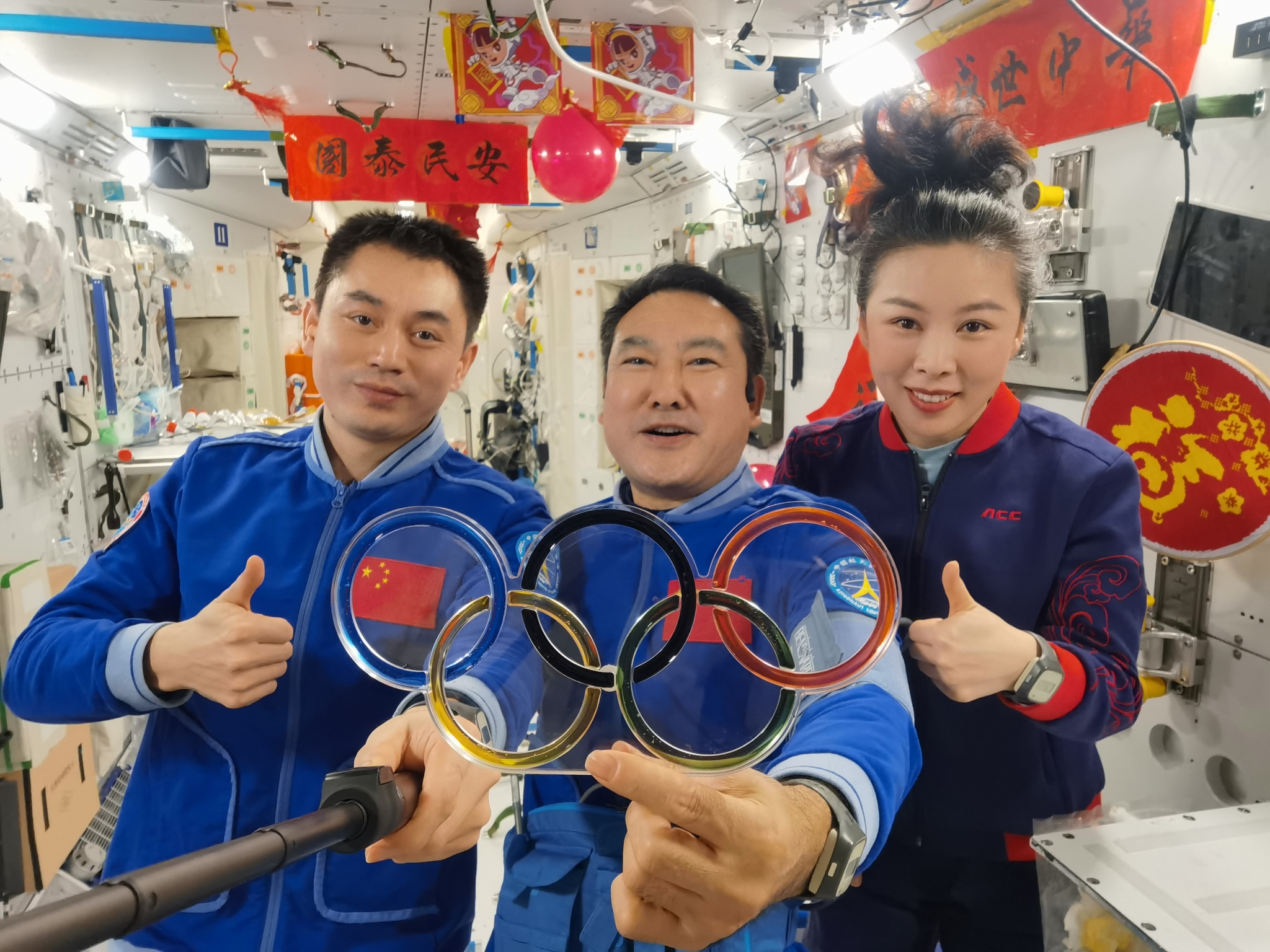 全球拍天宫丨这个春节 航天员们很"嗨"|中国宫|航天员|五环_新浪新闻