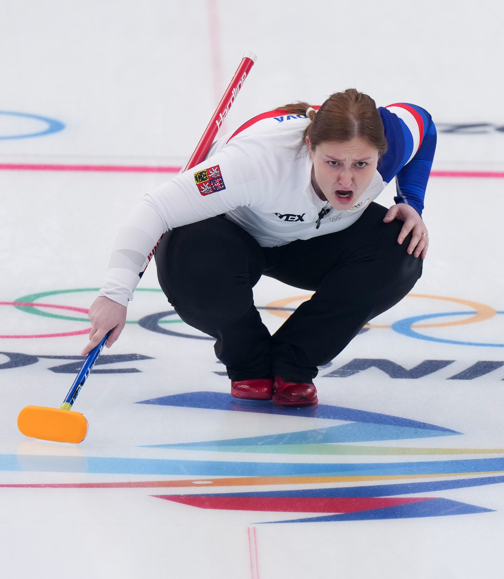 冰壶——混双循环赛：瑞典队胜捷克队休闲区蓝鸢梦想 - Www.slyday.coM