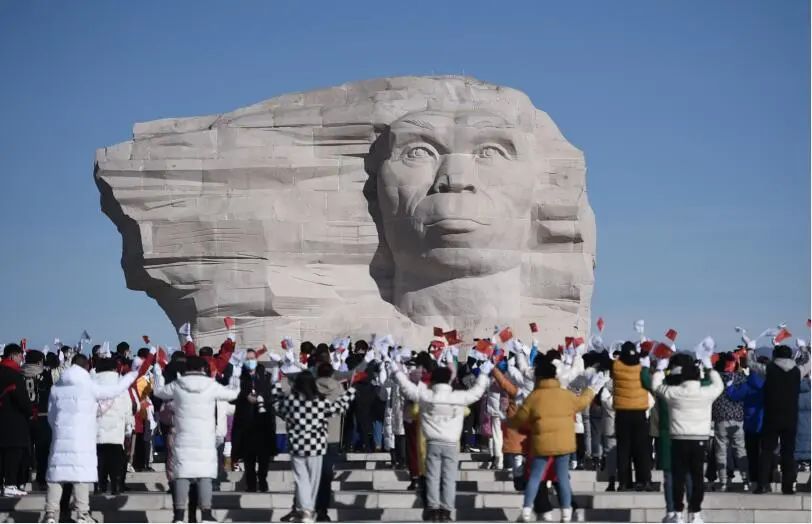 草原客户端记者在张家口｜北京冬奥会火炬在张家口传递休闲区蓝鸢梦想 - Www.slyday.coM