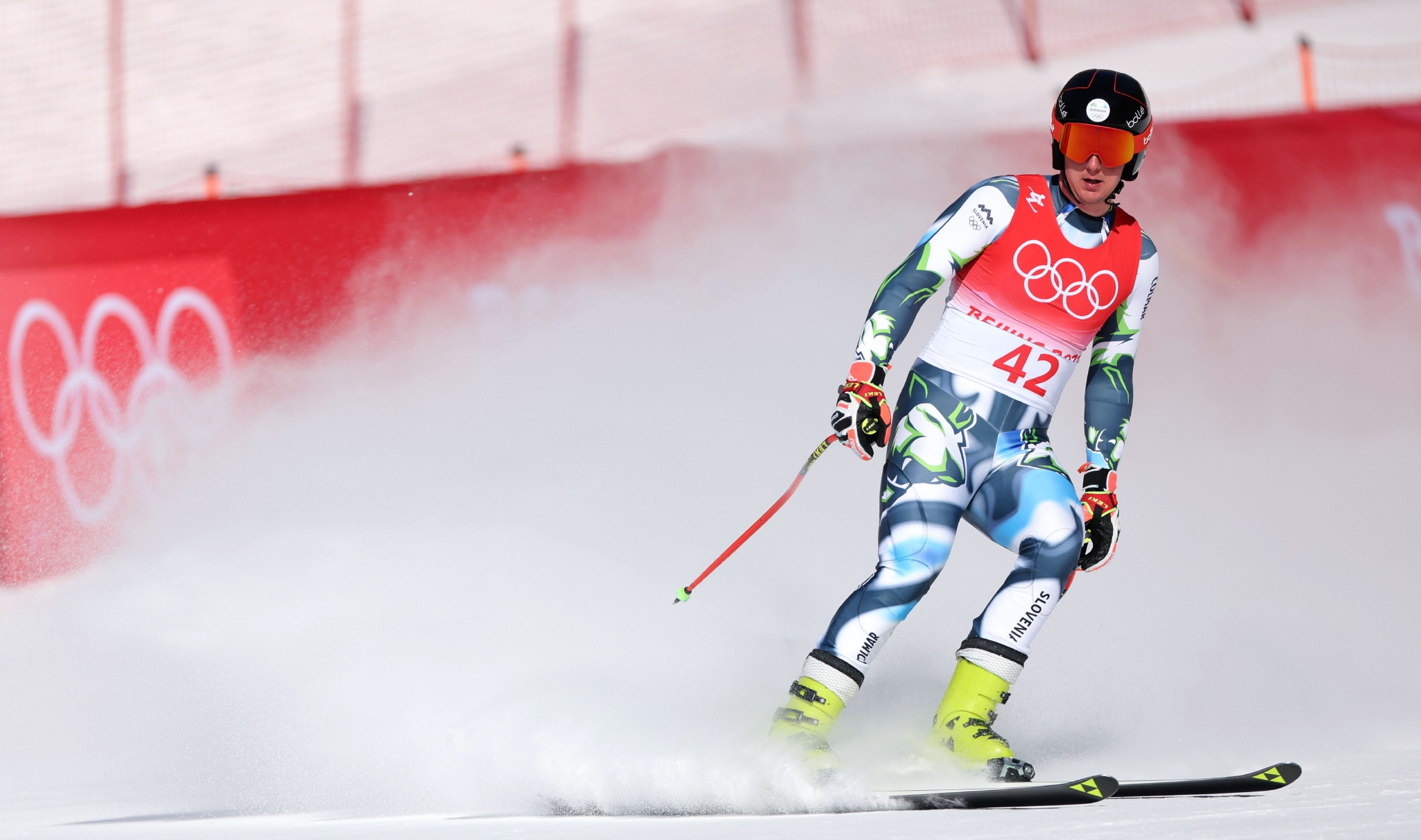 高山滑雪男子滑降举行第一次训练