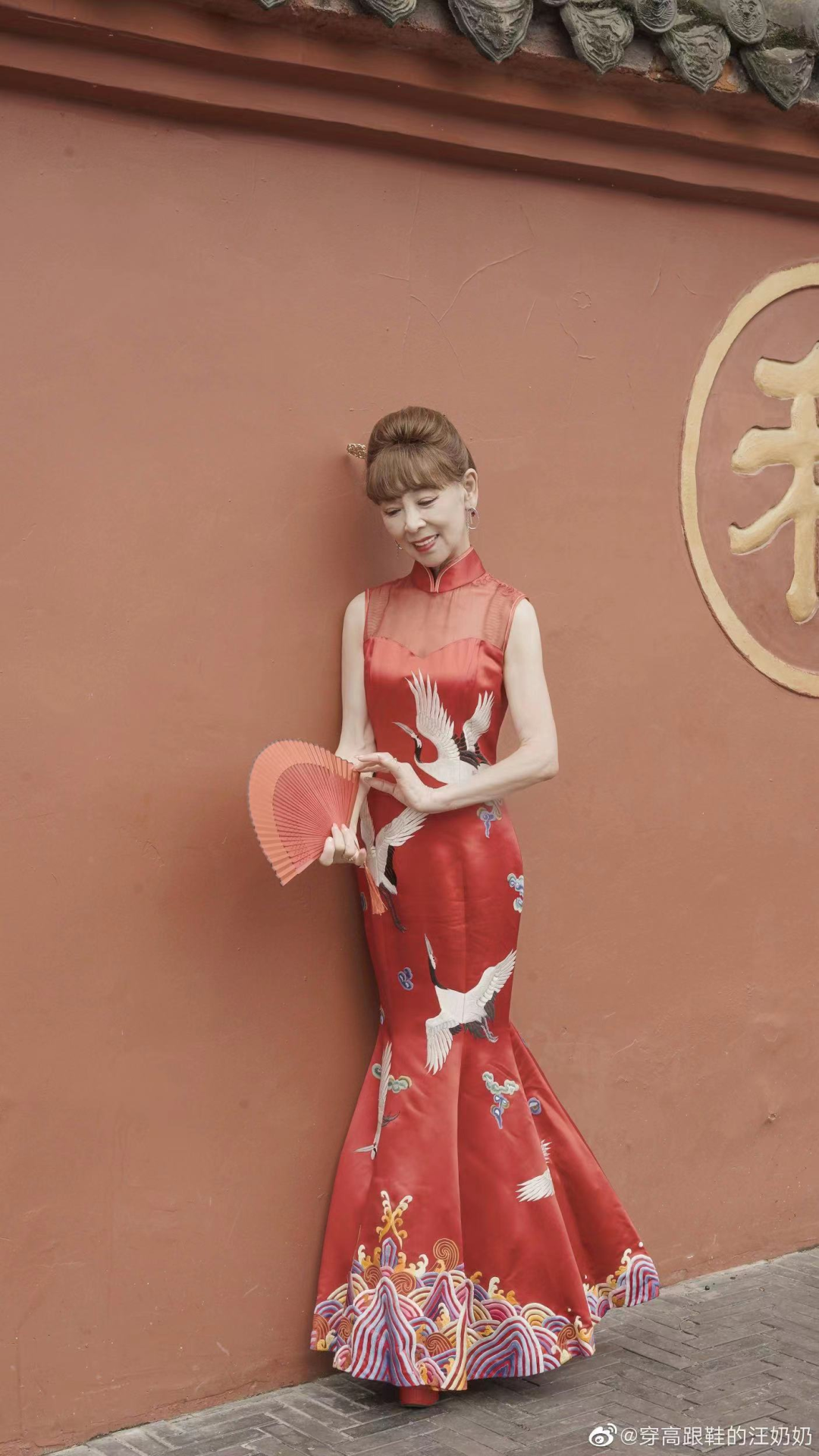 这就是“叔圈顶流”吗？80岁大爷的身材穿搭也太好了吧！休闲区蓝鸢梦想 - Www.slyday.coM