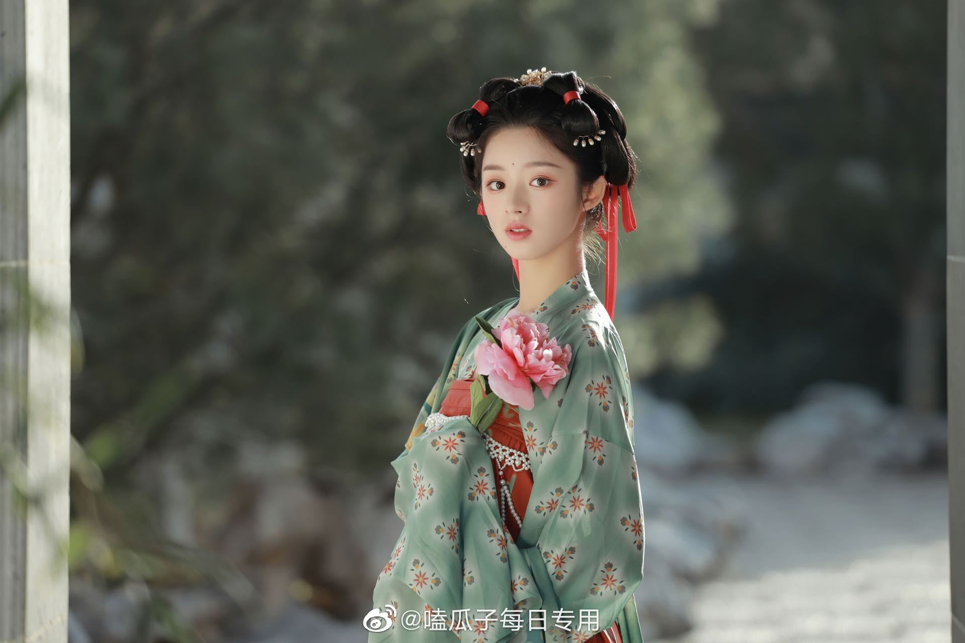 黄杨钿甜立春古风图,灵动俏皮,明艳动人