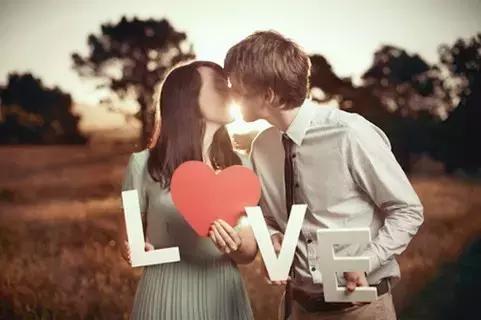 爱情物语：原来暗恋是一个人的悲喜，单向奔赴只是自我感动？休闲区蓝鸢梦想 - Www.slyday.coM