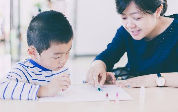 有儿子的家庭,妈妈要允许他做这件事情,娃将来会“出类拔萃”休闲区蓝鸢梦想 - Www.slyday.coM 有儿子的家庭,妈妈要允许他做这件事情,娃将来会“出类拔萃”休闲区蓝鸢梦想 - Www.slyday.coM