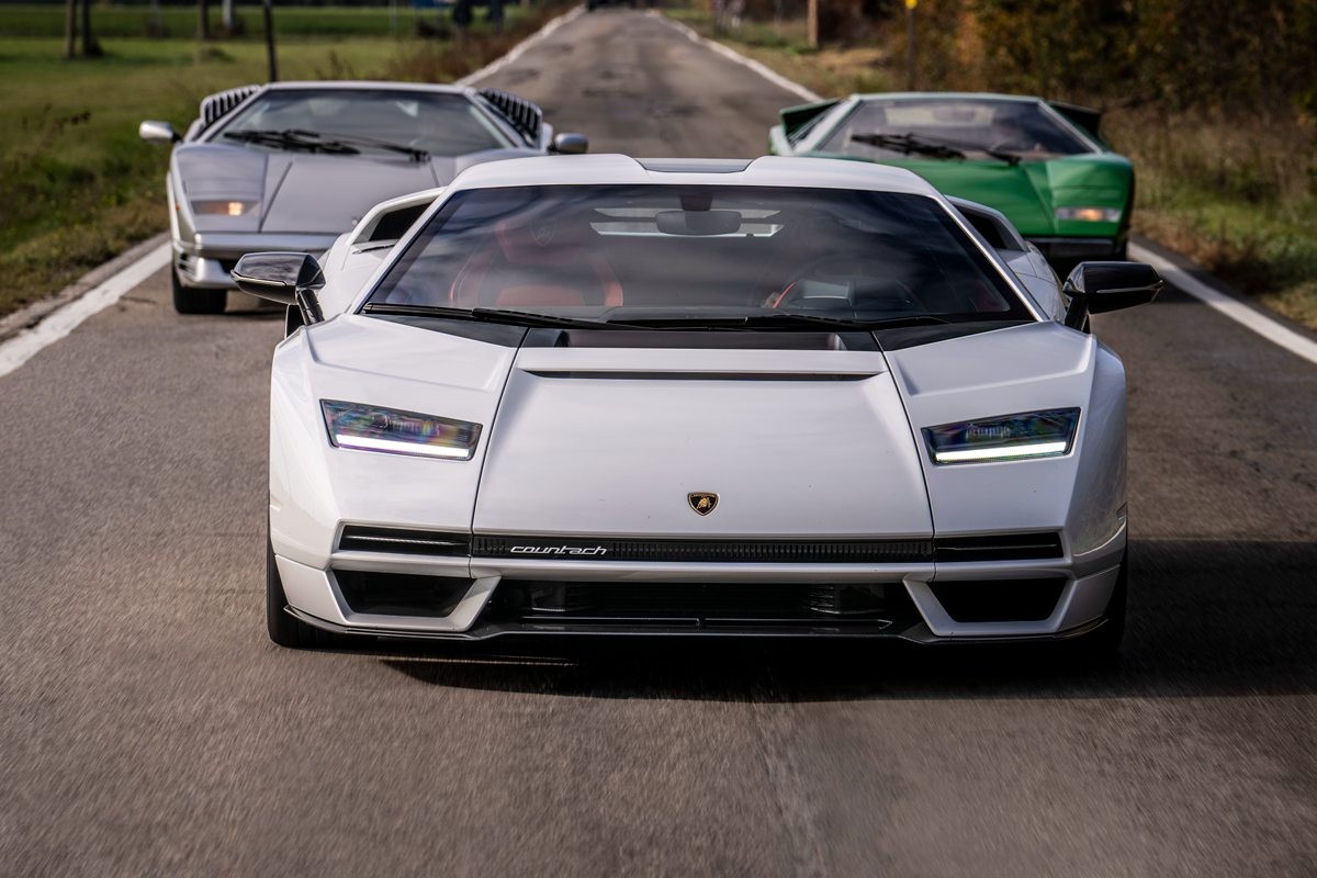 玩笑归玩笑,下面给大家说说兰博基尼countach lpi 800-4这款车——该