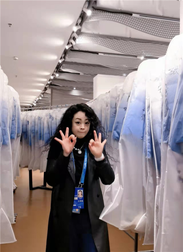 一起向未来！十佳设计师丁洁在鸟巢与孩子们“虎头虎脑”迎冬奥休闲区蓝鸢梦想 - Www.slyday.coM