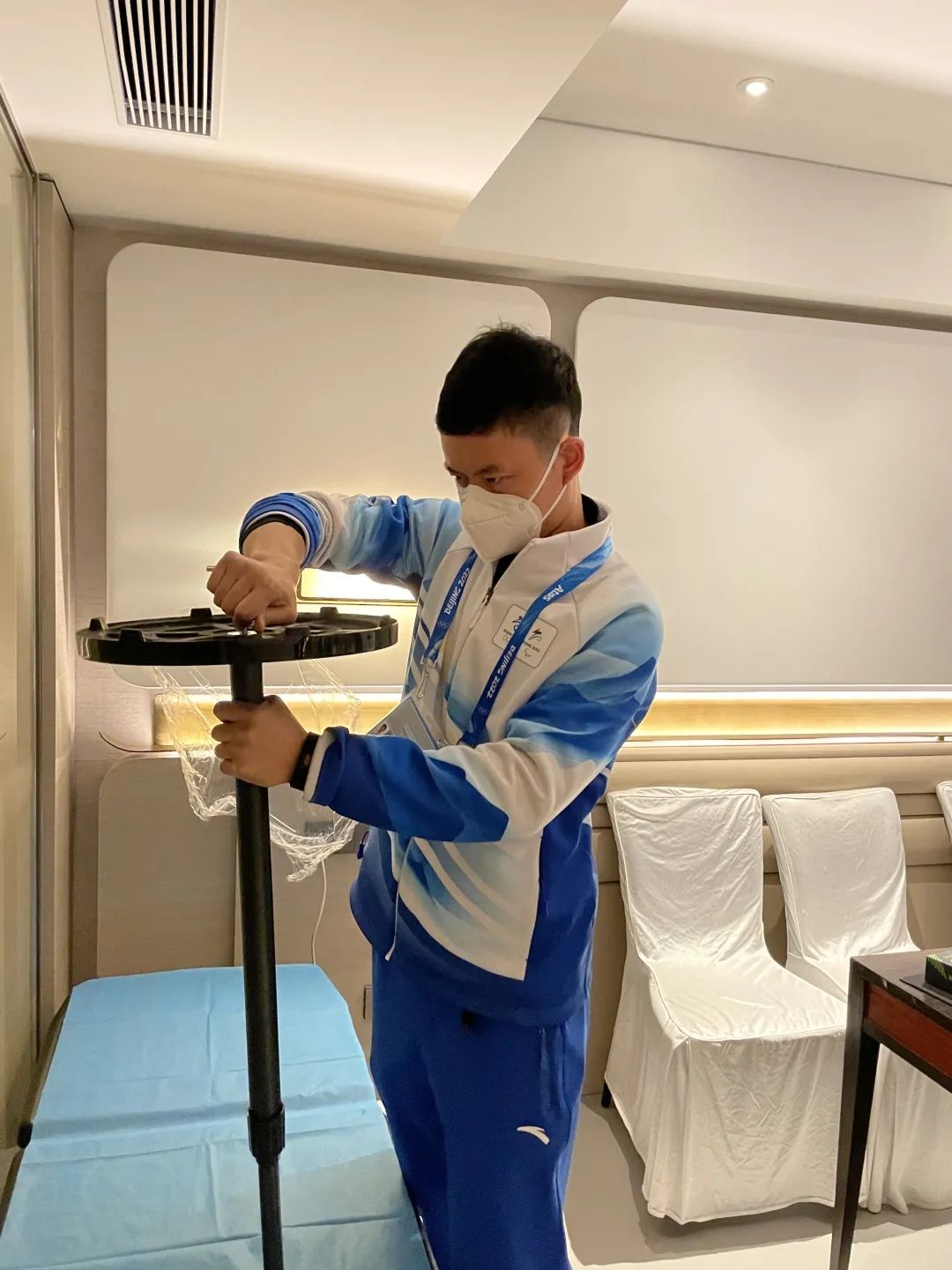 北京协和医院急诊科副主任医师刘安雷在接到任务的第一时间,除了恶补