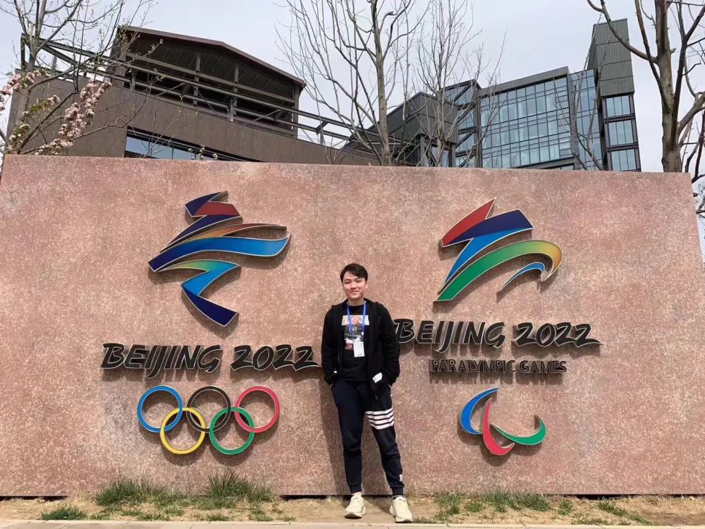 北京冬奥会首日，重庆裁判执裁瑞士vs加拿大女子冰球比赛休闲区蓝鸢梦想 - Www.slyday.coM