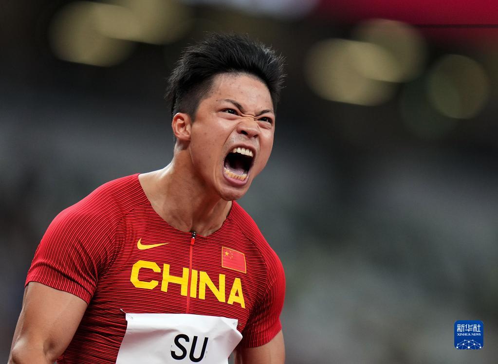 这是2021年8月1日，苏炳添在东京奥运会男子100米半决赛后呐喊庆祝。新华社记者 吕小炜 摄