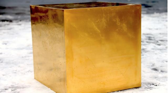 德国艺术家在纽约创作黄金立方体纯金打造价值7600万人民币