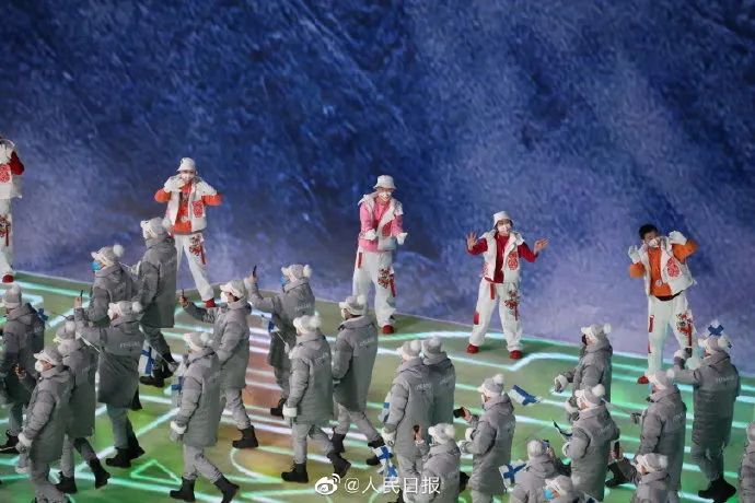 张艺谋太懂中国人的浪漫了！休闲区蓝鸢梦想 - Www.slyday.coM