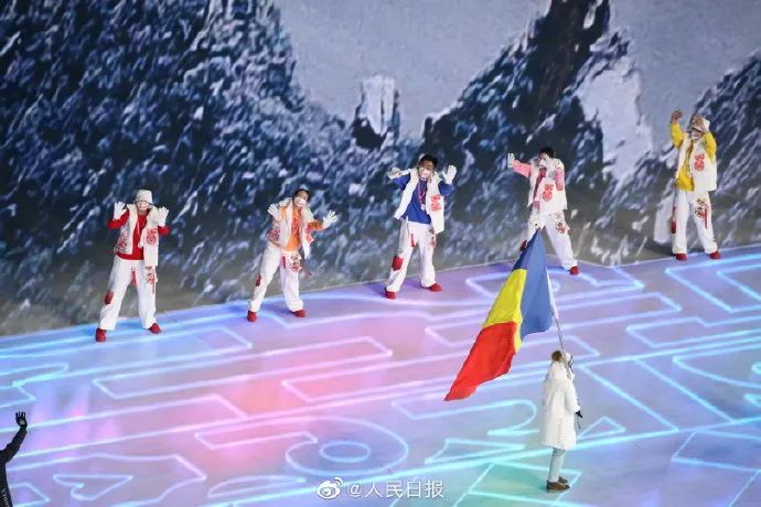 张艺谋太懂中国人的浪漫了！休闲区蓝鸢梦想 - Www.slyday.coM