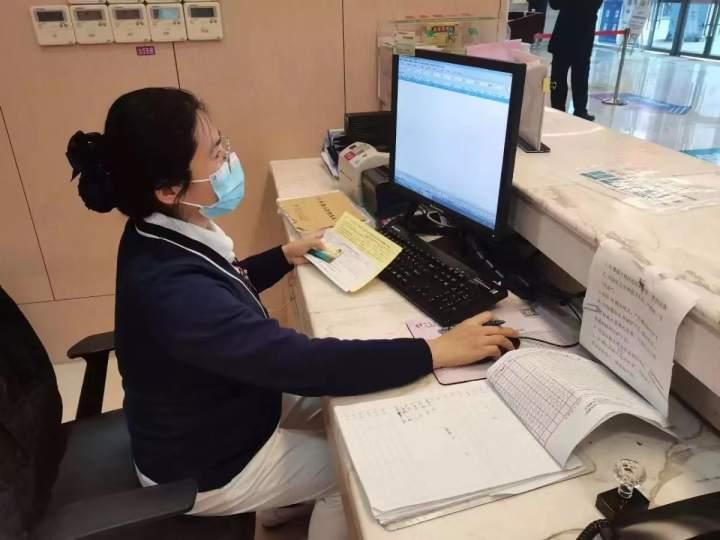 支援抗疫身怀六甲护士妈妈申请特殊通行证冒雪驱车百里回医院上班