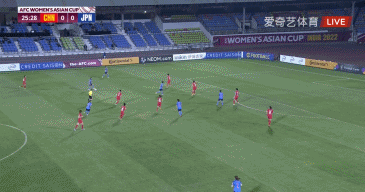 第33分钟，中国女足丢球，日本队植木理子头球破门。