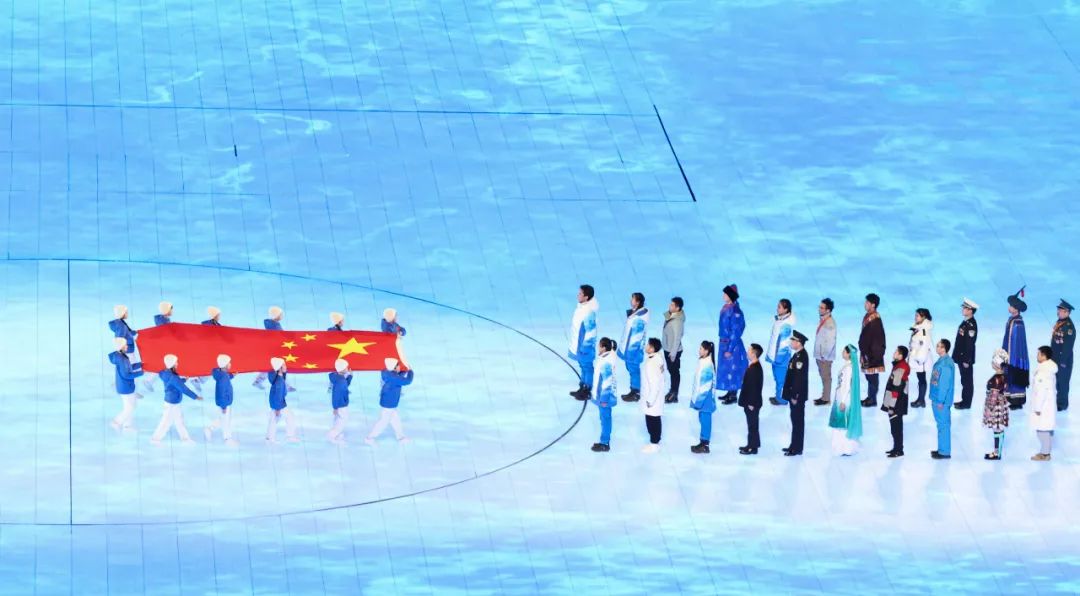超震撼！北京冬奥会今晚开幕，“鸟巢”现场升国旗奏国歌，奥运五环“破冰而出”休闲区蓝鸢梦想 - Www.slyday.coM