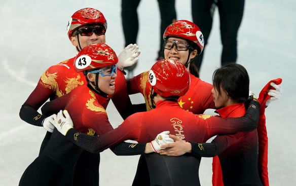 中国队首金！多位奥运冠军发声祝贺，人民日报连续14次发声：骄傲休闲区蓝鸢梦想 - Www.slyday.coM