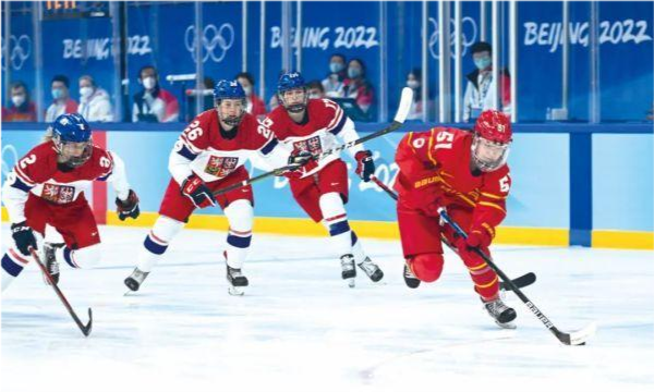 冰球是冬奥项目中,争夺最激烈的运动,运动员为何都要在现场洗澡休闲区蓝鸢梦想 - Www.slyday.coM 冰球是冬奥项目中,争夺最激烈的运动,运动员为何都要在现场洗澡休闲区蓝鸢梦想 - Www.slyday.coM