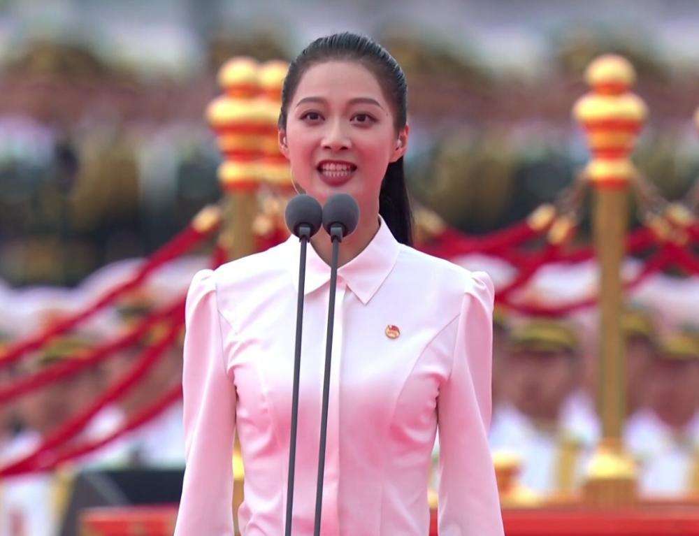 北京冬奥会最美火炬手中传校花天安门领诵员上海春晚主持人