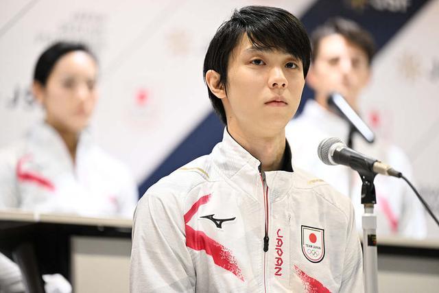 羽生结弦终于现身了穿运动装尽显冰上王者风范，贵公子气场无入挡休闲区蓝鸢梦想 - Www.slyday.coM