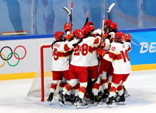 中国女冰闪耀冬奥会！门将眼泪不止，洋帅：很开心成为中国一份子休闲区蓝鸢梦想 - Www.slyday.coM