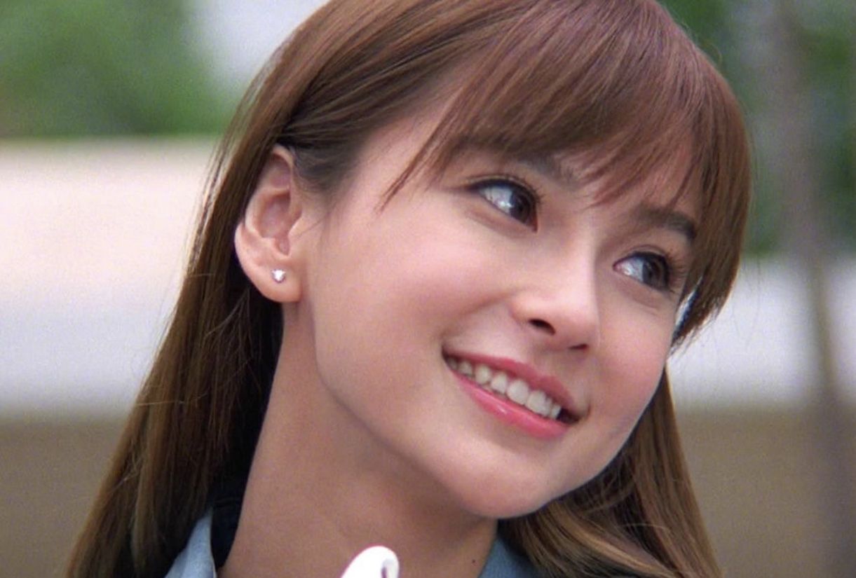 不过angelababy从出道到现在,一直走在变美的路上,尤其是随着年龄的