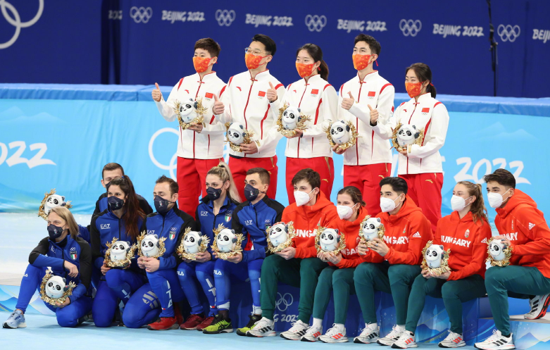 中国队首金！多位奥运冠军发声祝贺，人民日报连续14次发声：骄傲休闲区蓝鸢梦想 - Www.slyday.coM