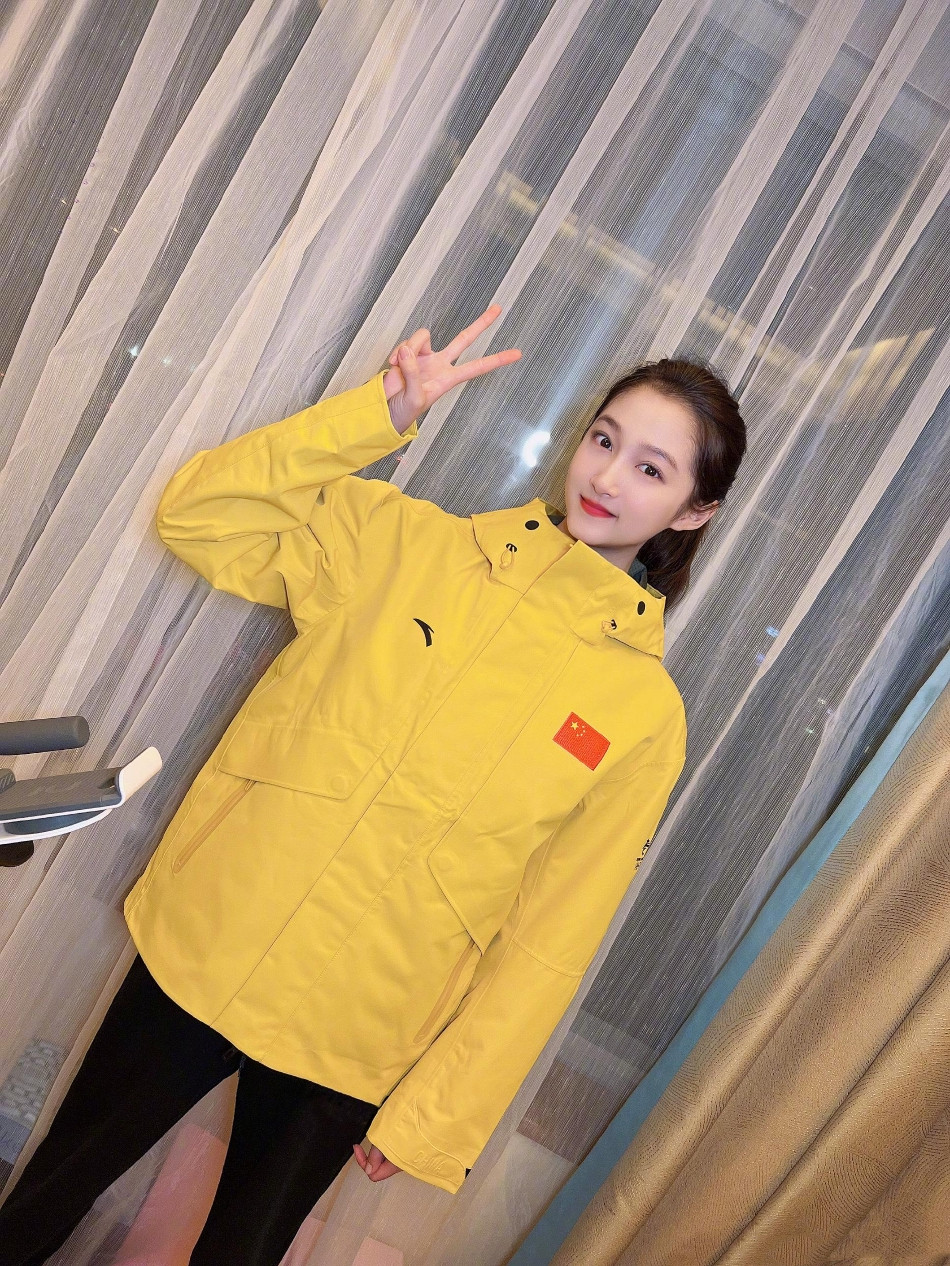 众星花式庆冬奥：肖战发文说“期待中国红”，王一博亲自体验滑雪休闲区蓝鸢梦想 - Www.slyday.coM