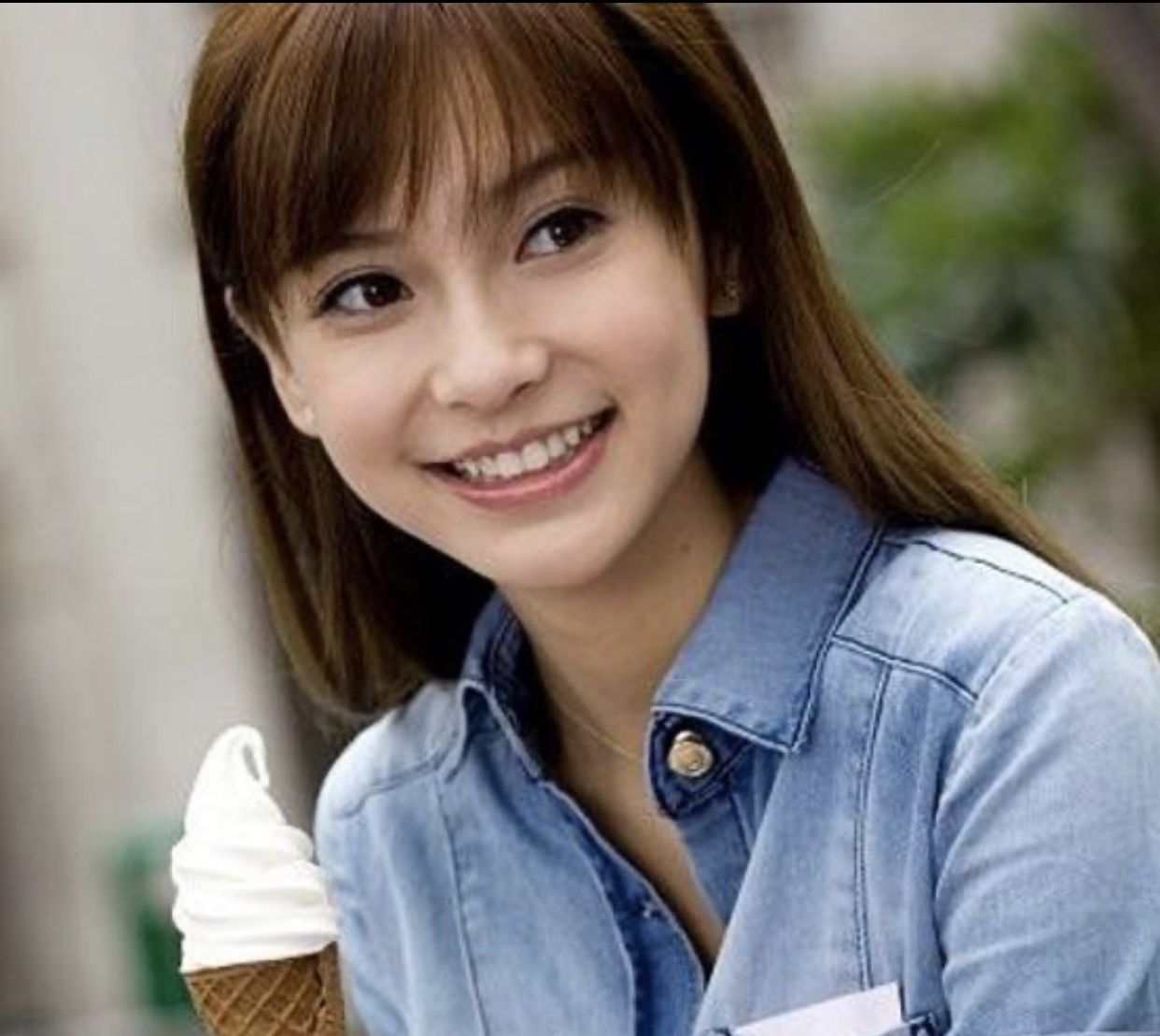 不过angelababy从出道到现在,一直走在变美的路上,尤其是随着年龄的