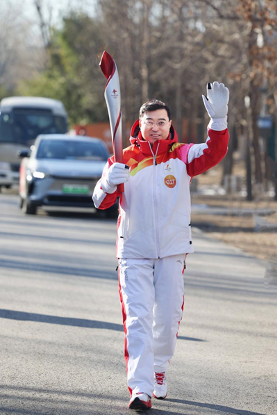 17人的伊利冬奥火炬手队伍 17年的闪亮梦想休闲区蓝鸢梦想 - Www.slyday.coM