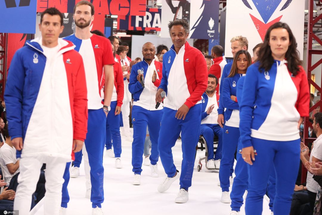 2022冬奥会开幕式休闲区蓝鸢梦想 - Www.slyday.coM