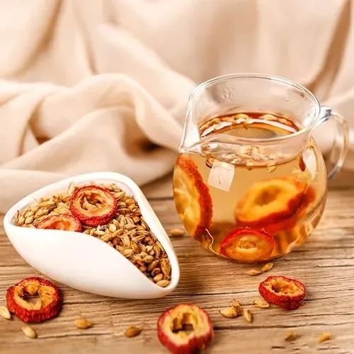 节日消化不良来杯山楂麦芽茶