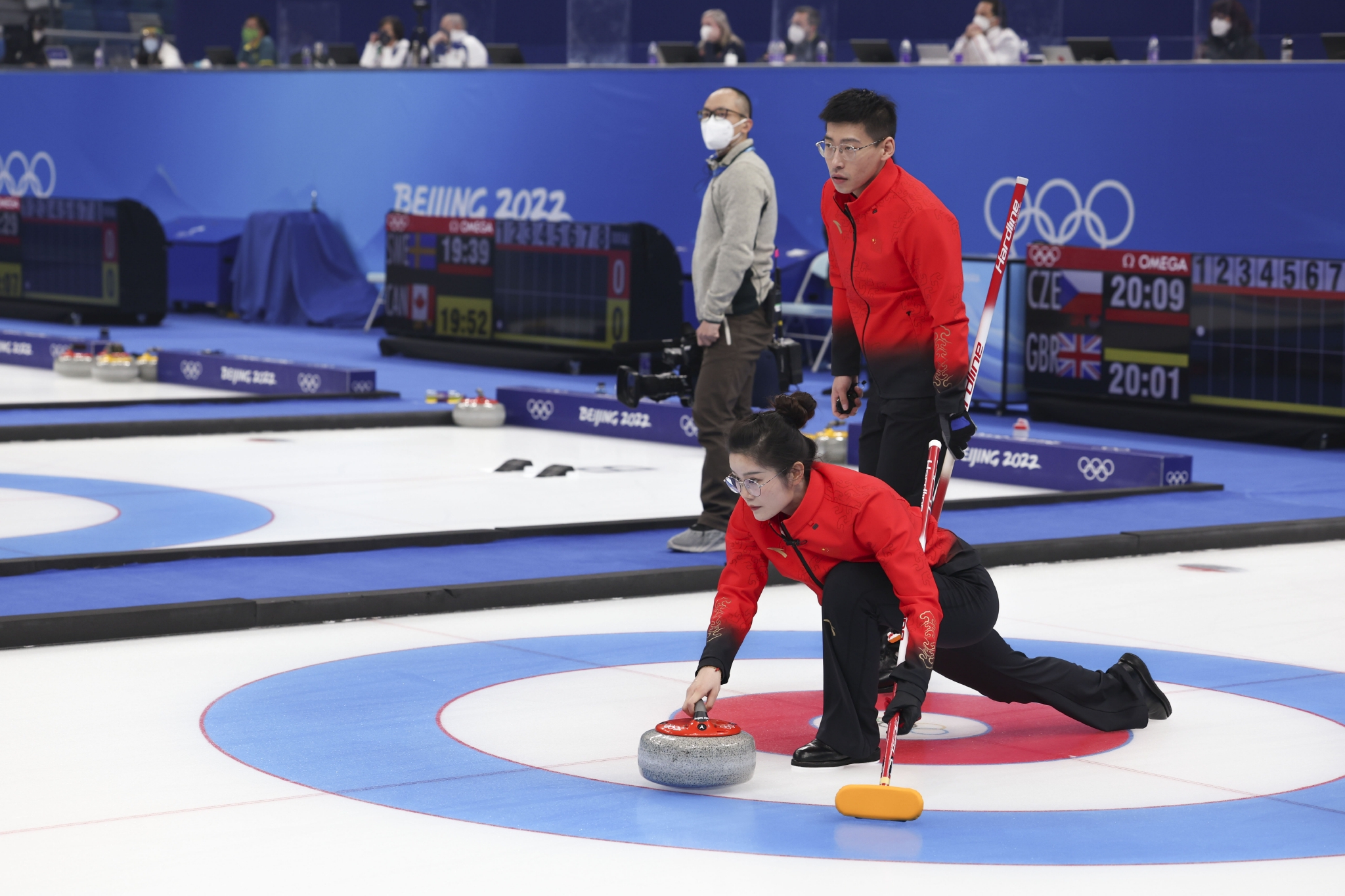 冰壶——混双循环赛：中国队迎战美国队休闲区蓝鸢梦想 - Www.slyday.coM