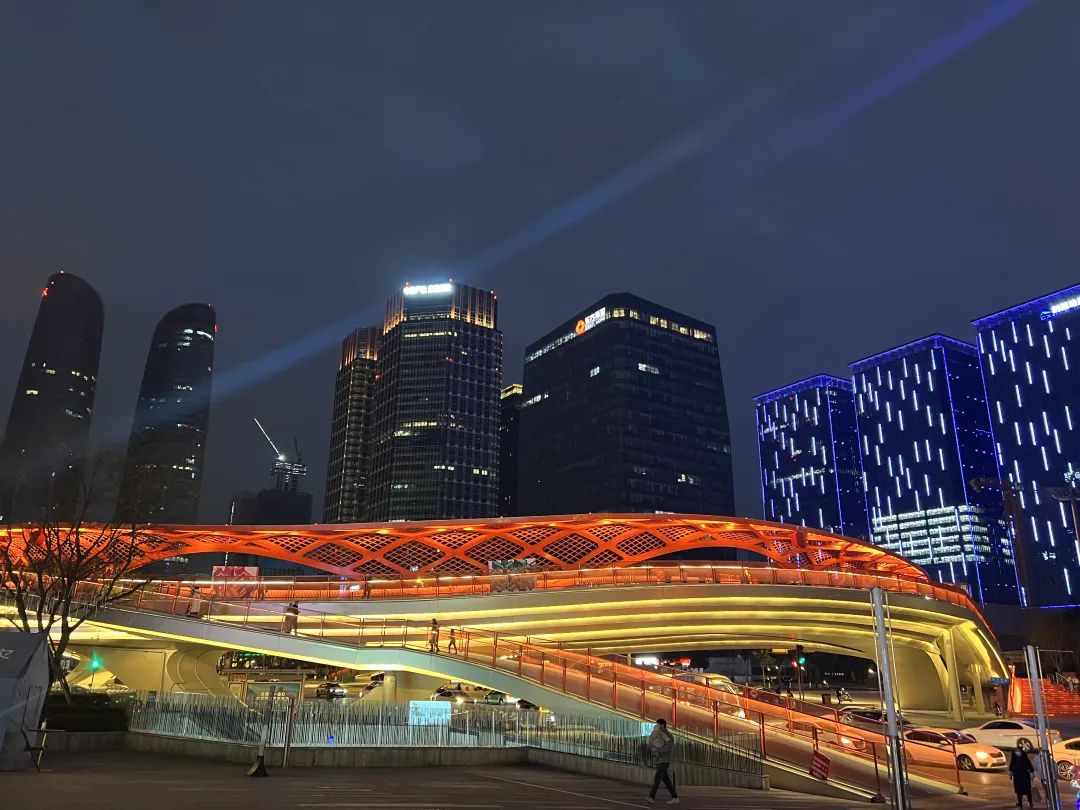 倒计时3天！成都这些街巷等你来拍→休闲区蓝鸢梦想 - Www.slyday.coM