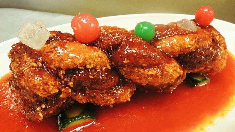 活鱼肉夹在里脊和肥肉之间这是一款天津著名品牌"十八街麻花"的创意