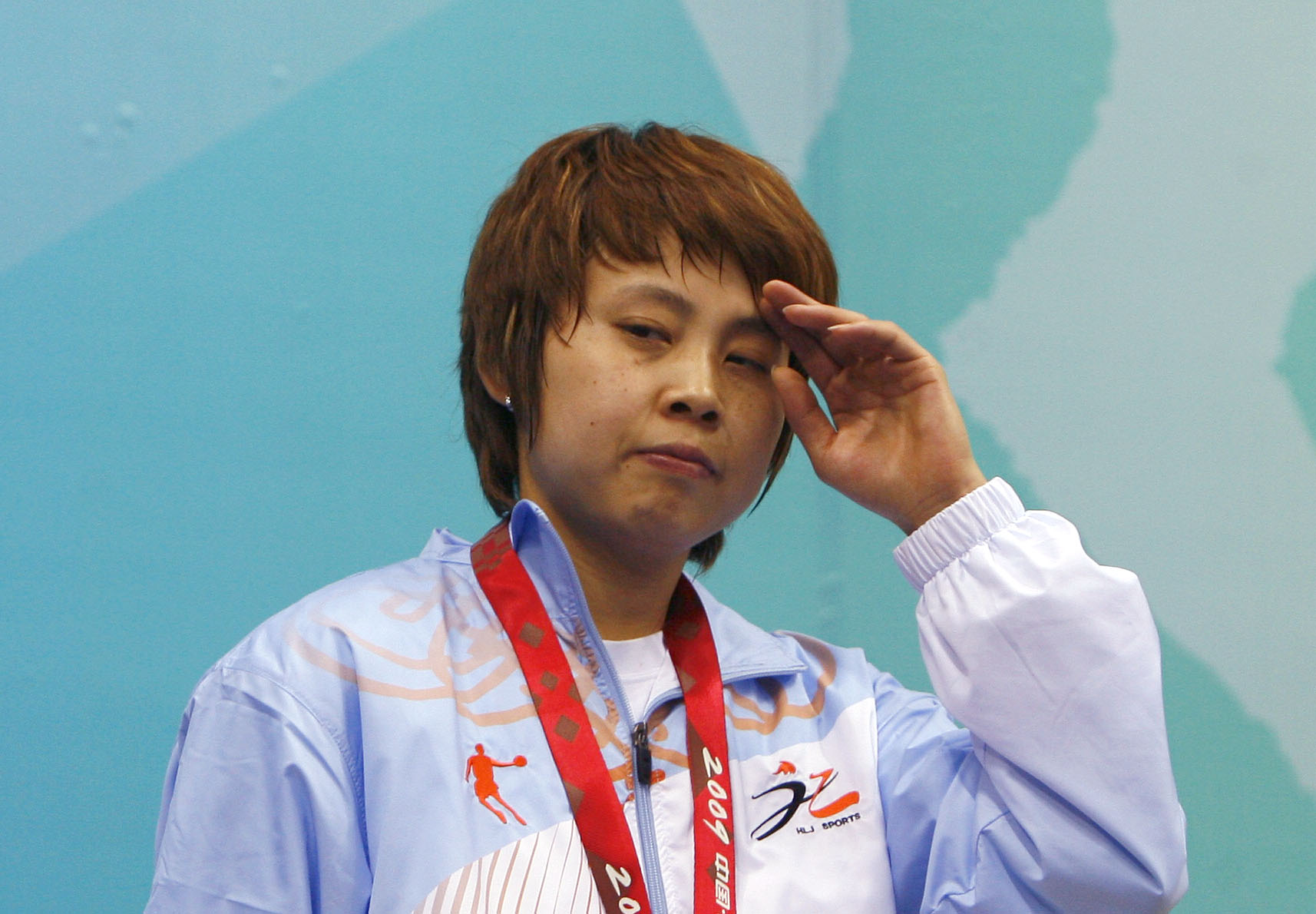 王濛唠嗑式解说刷屏社交网络网友请王濛焊死解说席